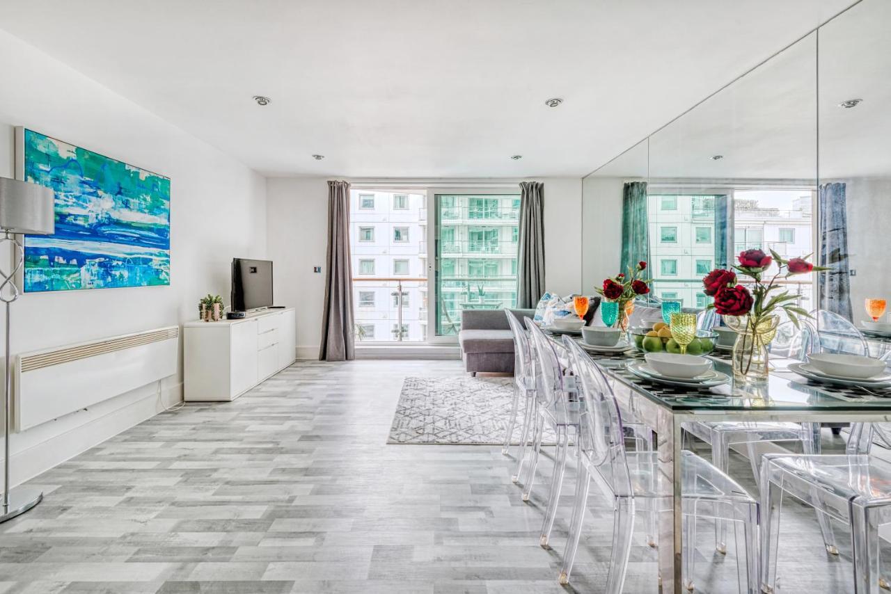 Riverside 2-Bedroom Apartments Londra Esterno foto