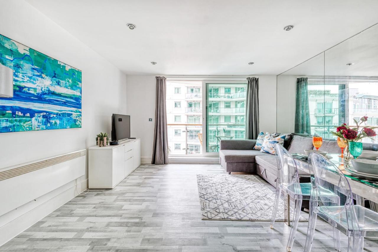 Riverside 2-Bedroom Apartments Londra Esterno foto