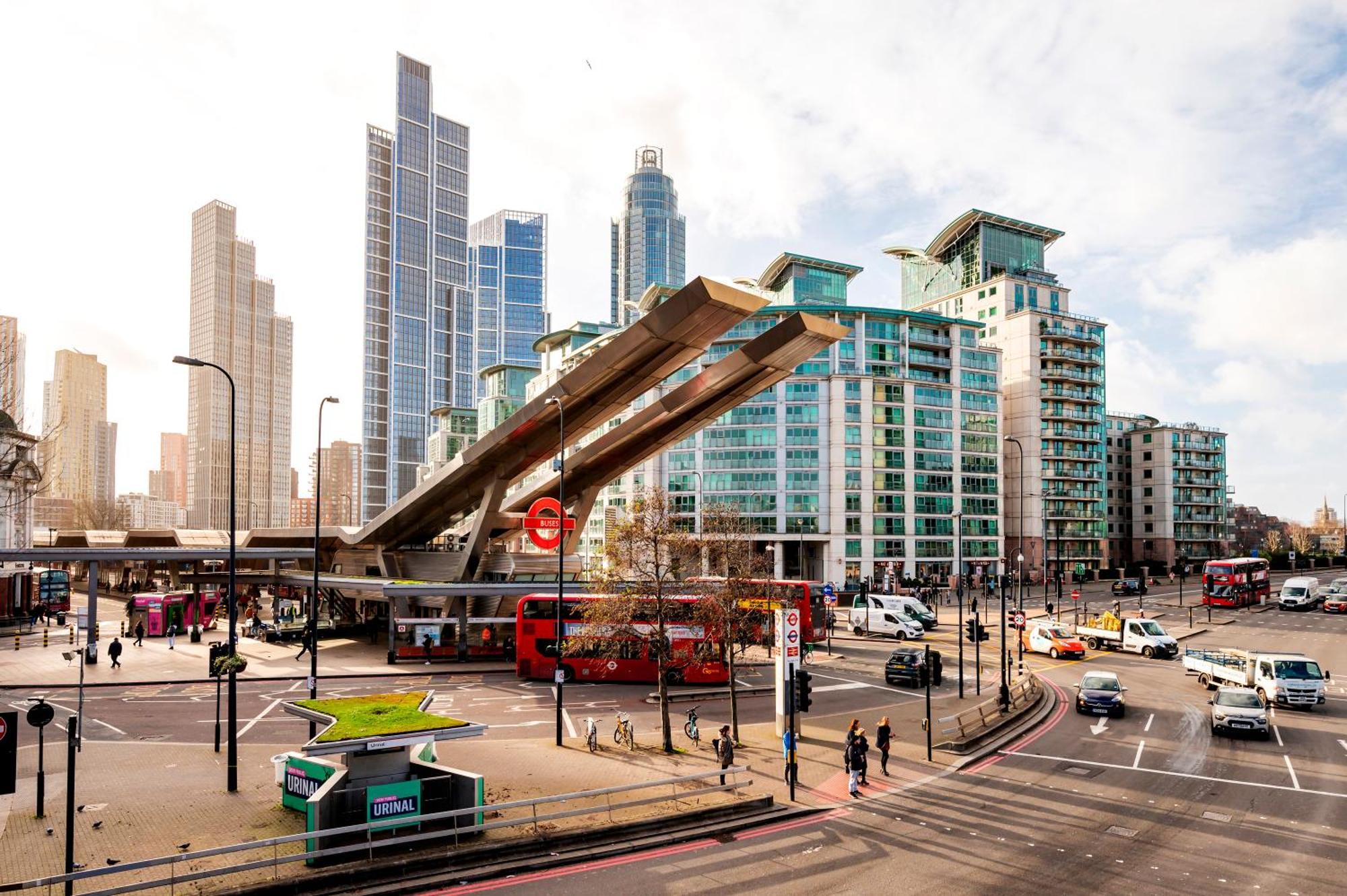 Riverside 2-Bedroom Apartments Londra Esterno foto
