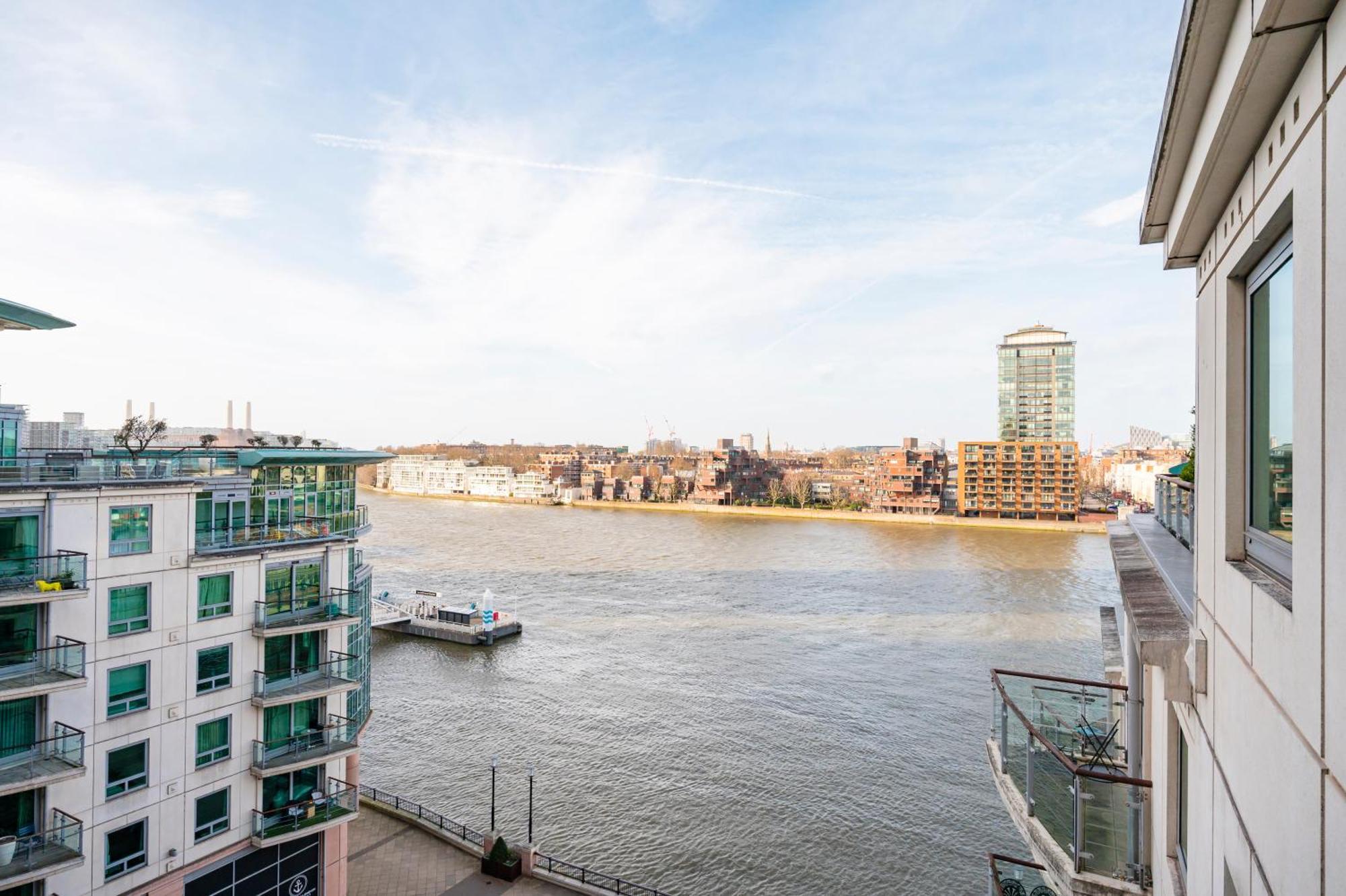 Riverside 2-Bedroom Apartments Londra Esterno foto