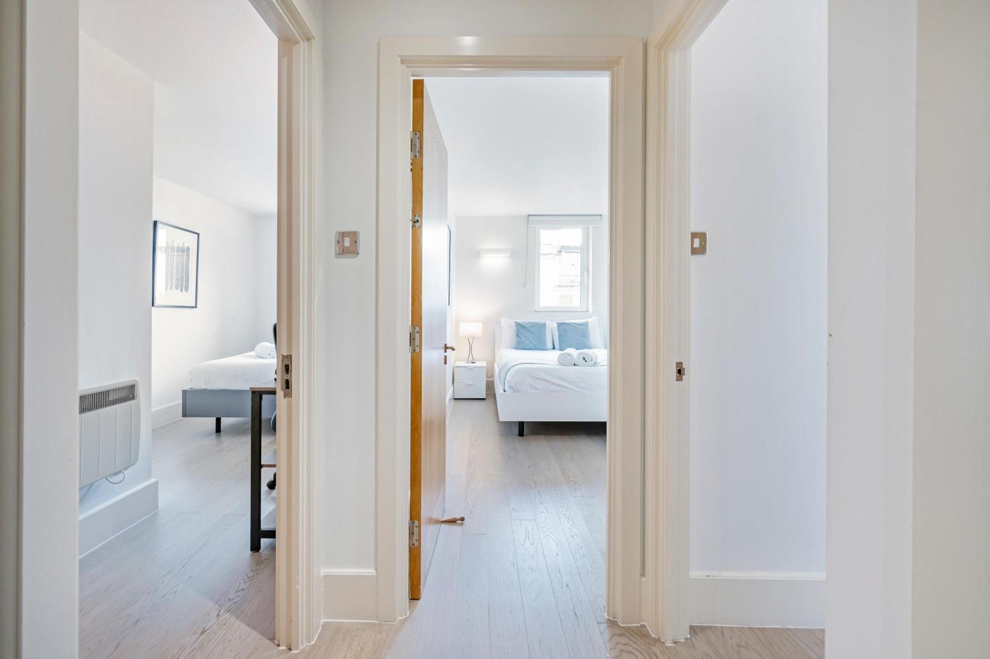 Riverside 2-Bedroom Apartments Londra Esterno foto